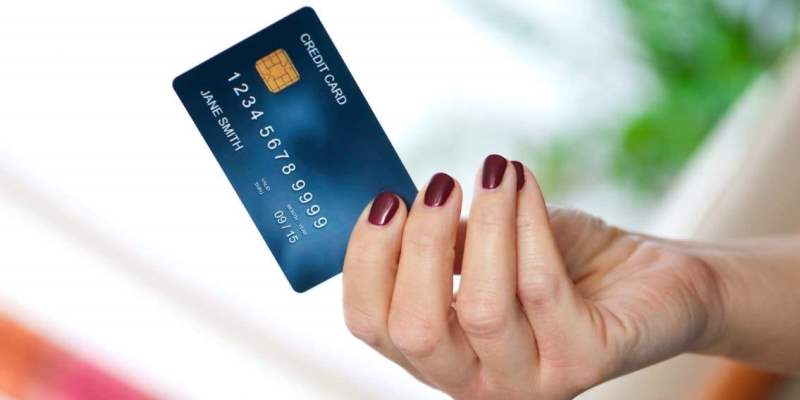 Mitos Kartu Kredit yang Terlanjur Dipercaya Masyarakat