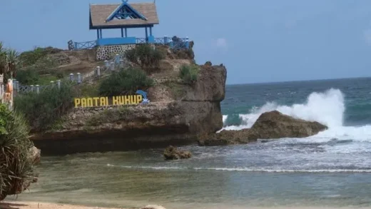 Pantai Kukup Jogja, Menyaksikan Keindahan Tersembunyi di Tepi Selatan Yogyakarta