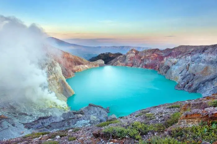 Kawah Ijen, Destinasi Wisata Alam yang Begitu Memikat di Banyuwangi