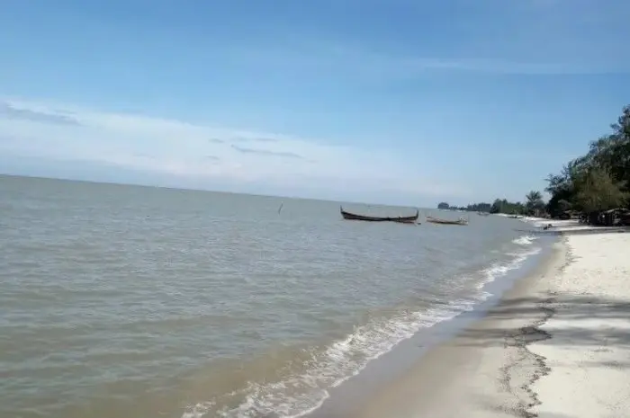 Pantai Cermin, Destinasi Bahari Favorit dengan Beragam Spot Foto Unik di Serdang Bedagai